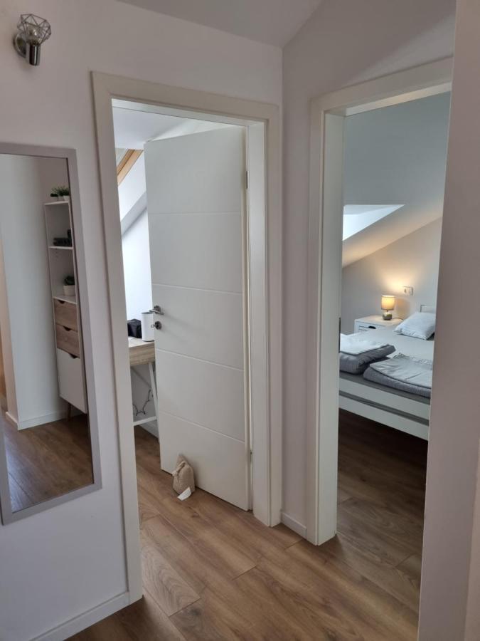 Geek Apartment Omiš Exteriör bild