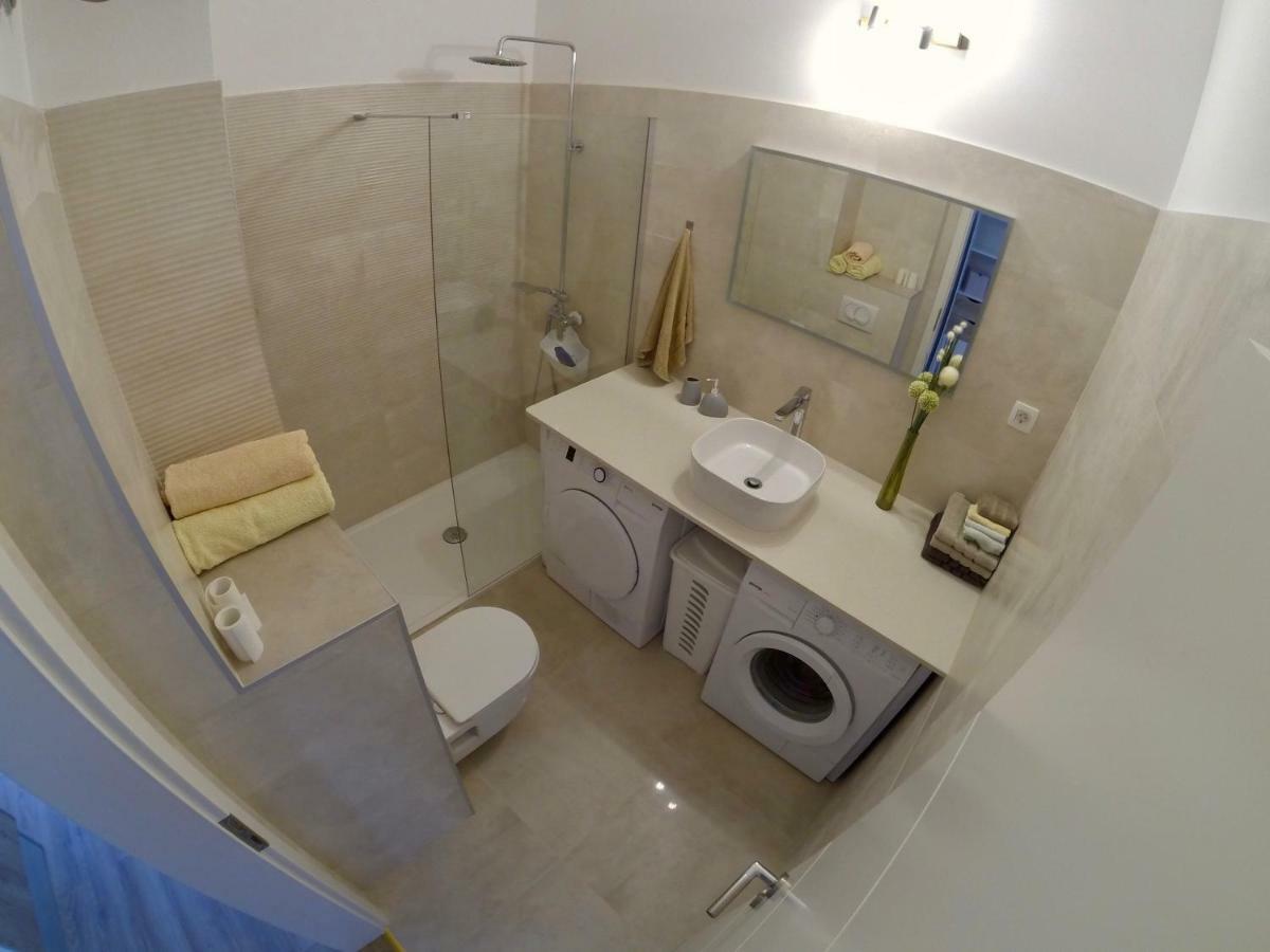 Geek Apartment Omiš Exteriör bild